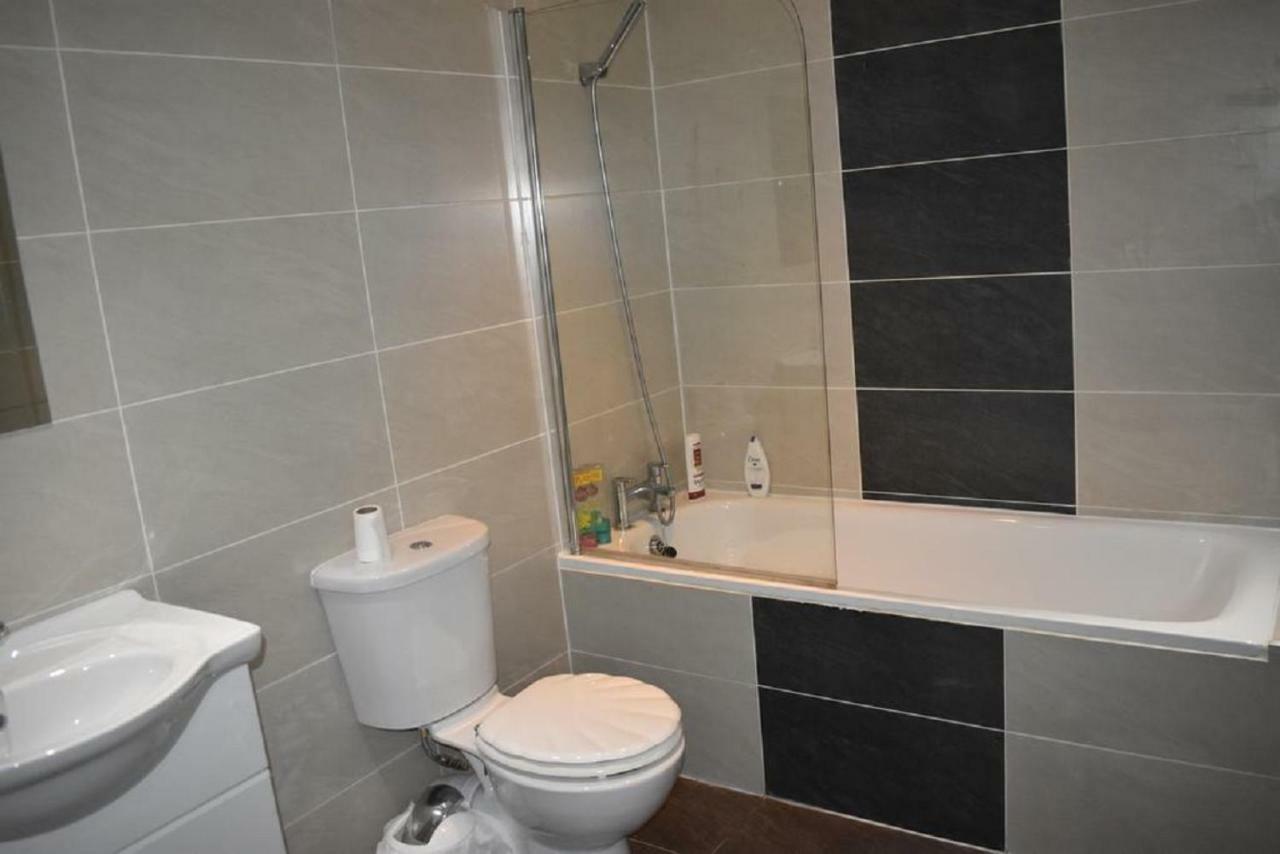 Lux Apartment in Gatwick Crawley  Exterior foto